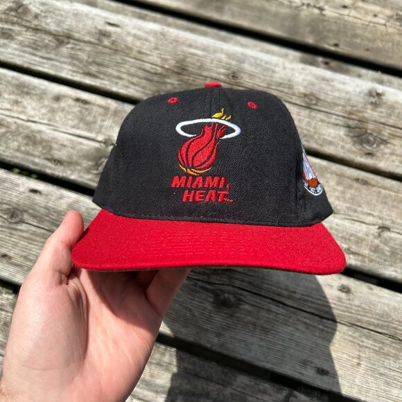 Vintage Miami Heat Hat – Starter – Black/Red – Fitted – 90s NBA - Picture 1 of 3